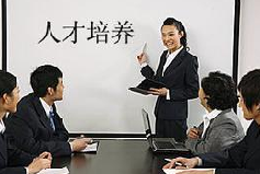 实施100家大型骨干企业培育工程 