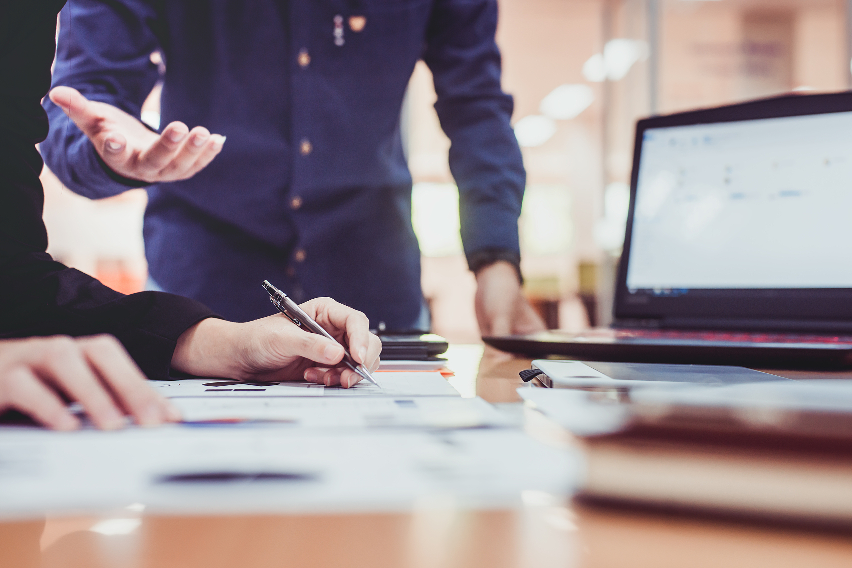 动态丨长沙高新区对外科技交流中心主任李唯敏一行莅临中皓集团考察交流