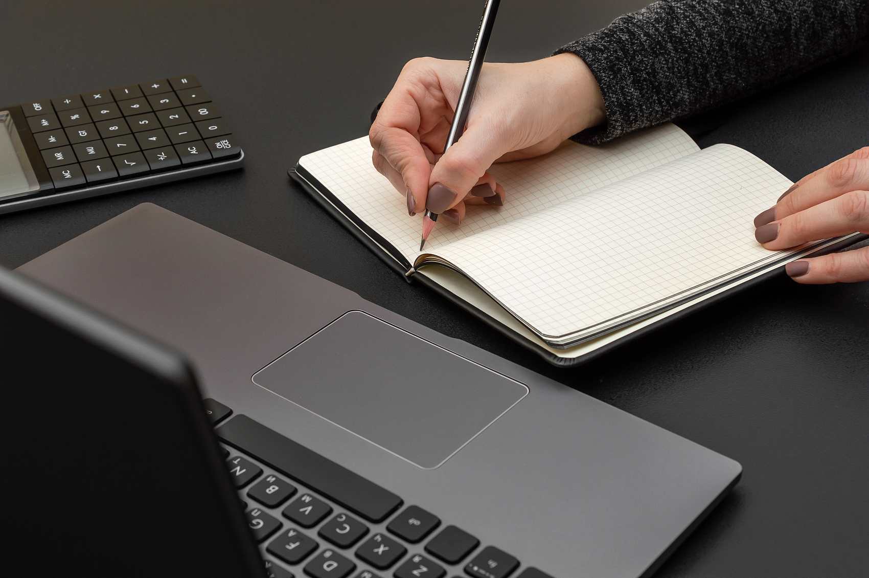 动态丨中建五局圭塘河建设开发有限责任公司总会计师曹涛一行莅临中皓集团考察指导